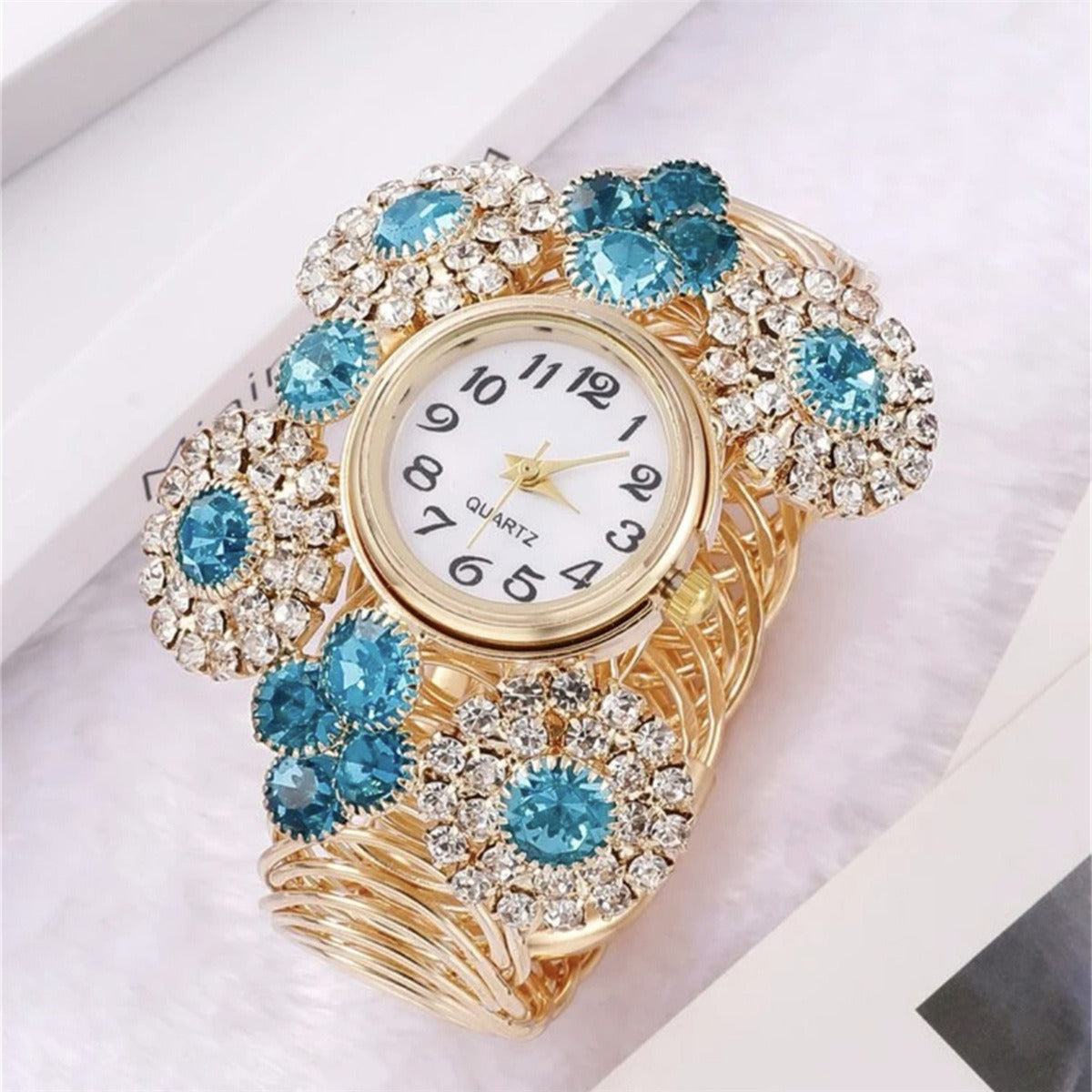 Bohemian Rhinestone Inlaid with Water Diamond and Sky Star Charm Women's Bracelet Watch Fashion Light Luxury Quartz Watch