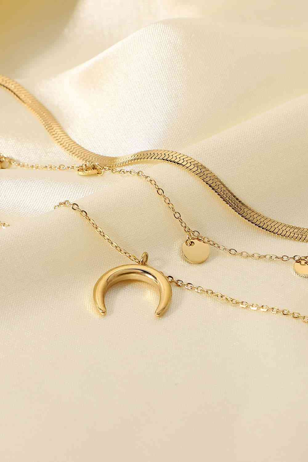 18K Gold-Plated Moon Shape Pendant Necklace